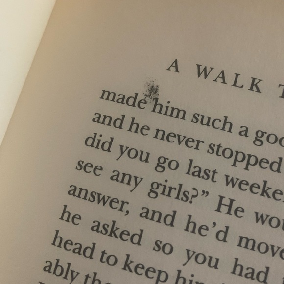 ❗️SOLD❗️A Walk To Remember Book - Picture 7 of 8